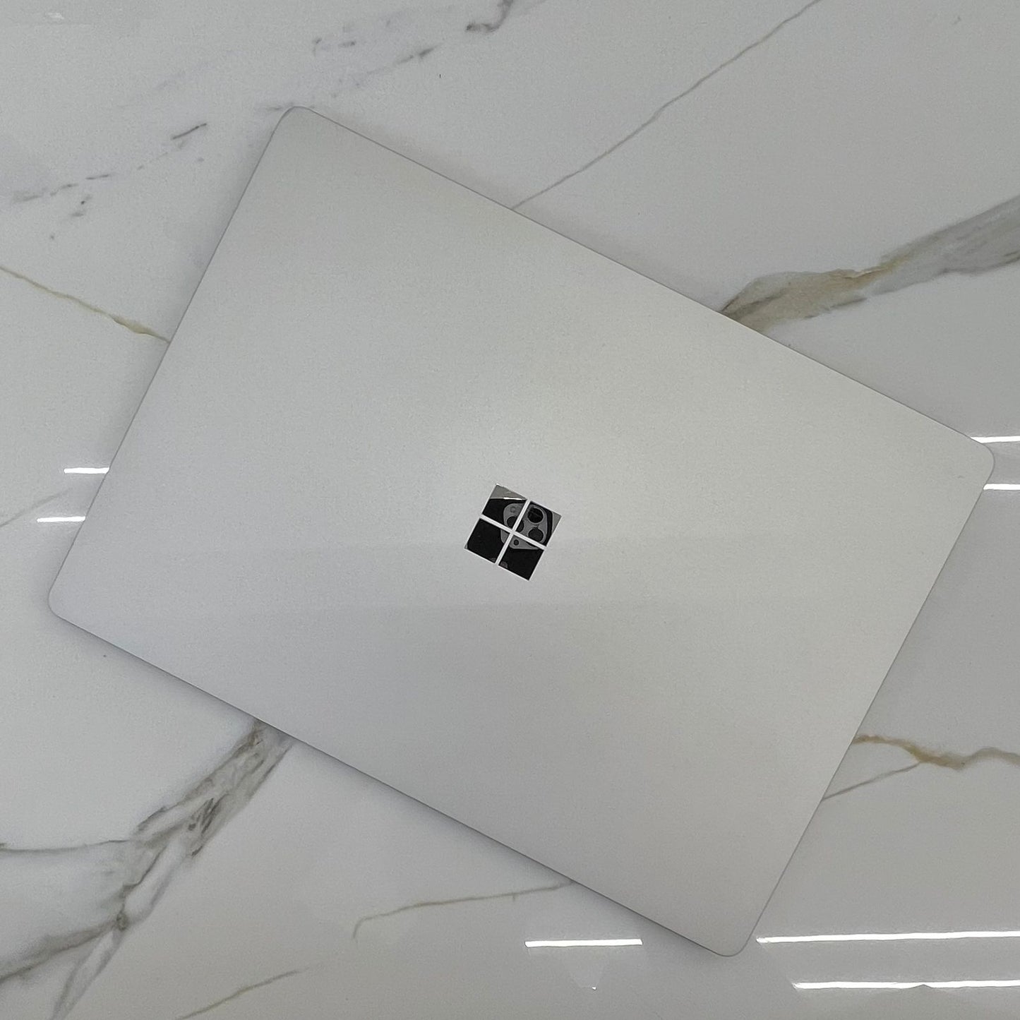 Microsoft Surface Laptop 2 - Core i7 8th, 8/256