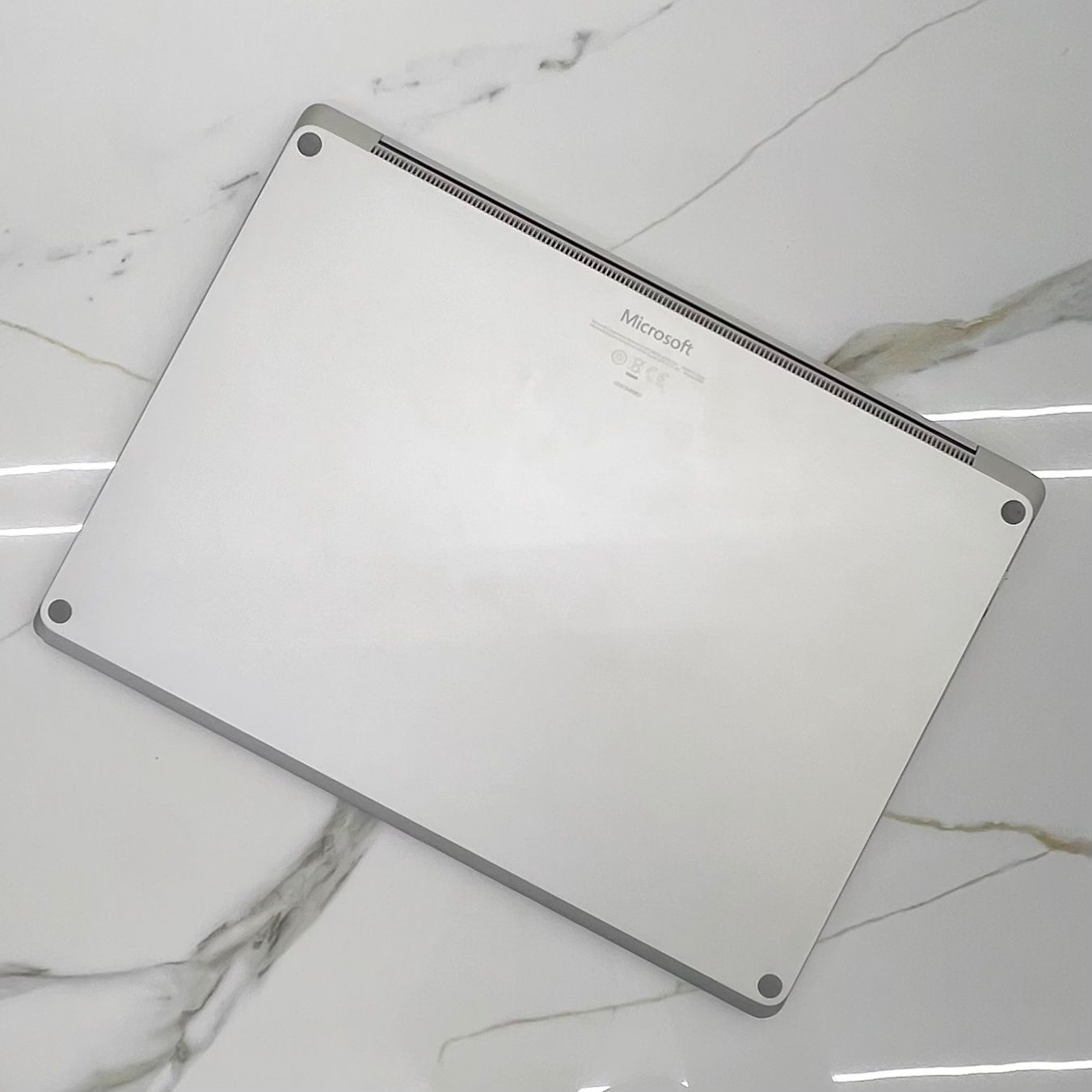 Microsoft Surface Laptop 2 - Core i7 8th, 8/256