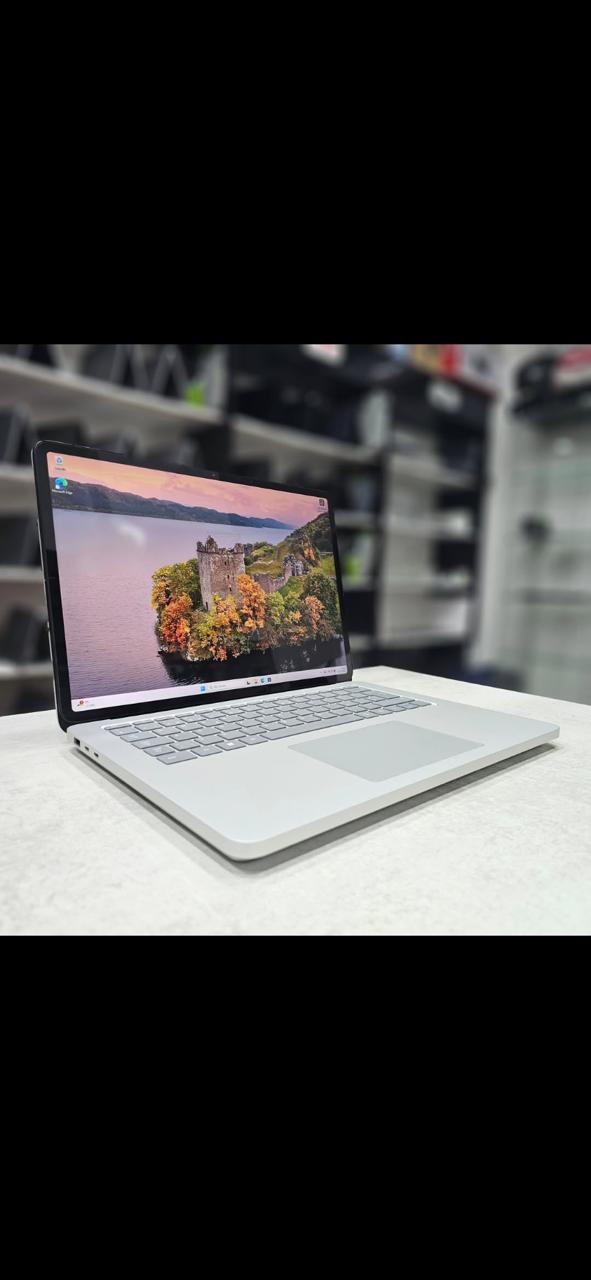 Microsoft Surface Laptop Studio i7 11th, 32/1TB, GTX 3050 4GB.